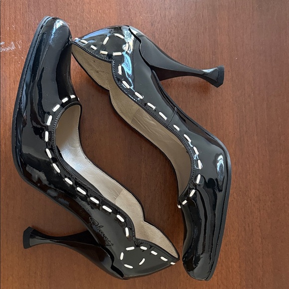 John Fluevog Black Patent Heels with White Stitching NEW! - Picture 4 of 7